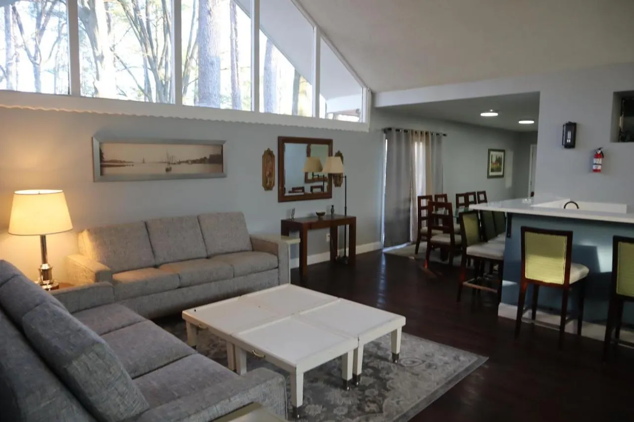 Luxury Estate 13Bedrooms With Pool, Hot Tub, Sauna, Bar Memphis 0*,  United States