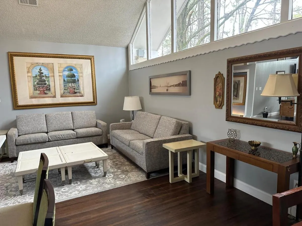 Luxury Estate 13Bedrooms With Pool, Hot Tub, Sauna, Bar Memphis 0*,  United States